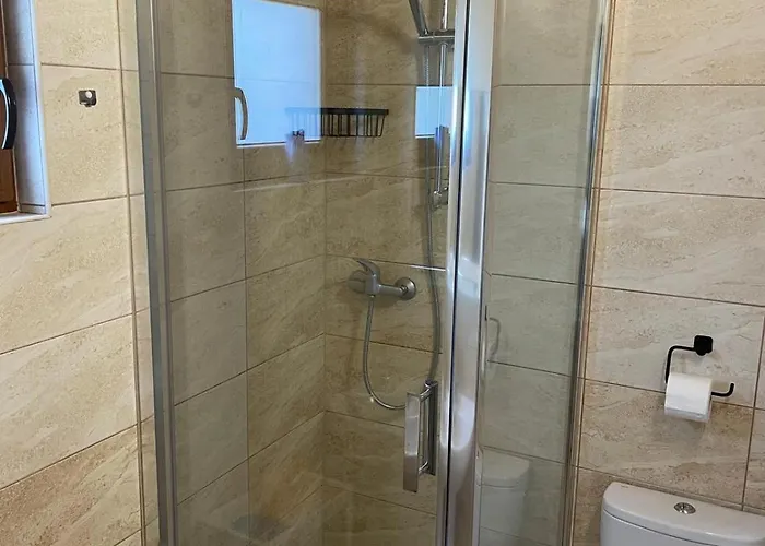 W Zaciszu Debina Feriehus *